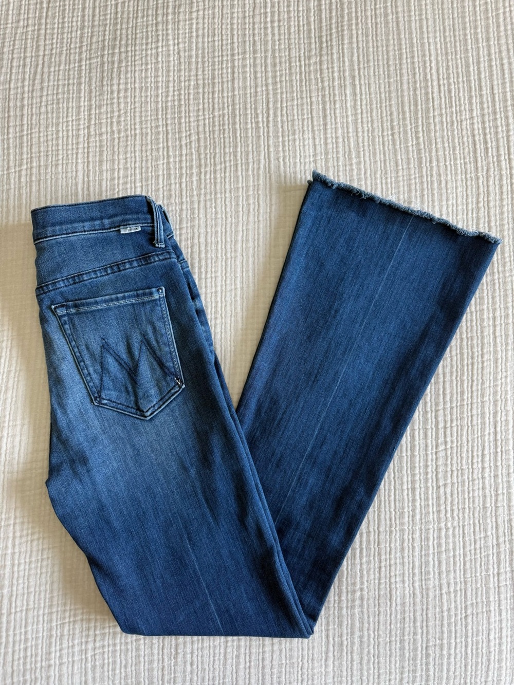 MOTHER The Weekender Fray Jeans
20,000 Leagues Under the Sea, size 26
